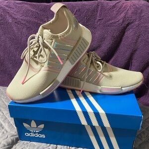 Women Adidas NMD R1 Beige size 6 1/2 M Nee with box